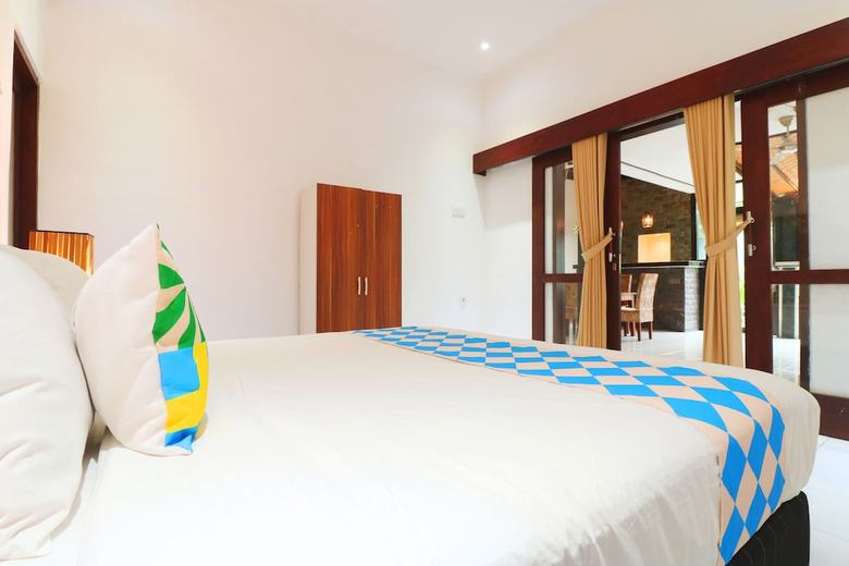 Hostal Oyo 2542 Villa Iluka 2