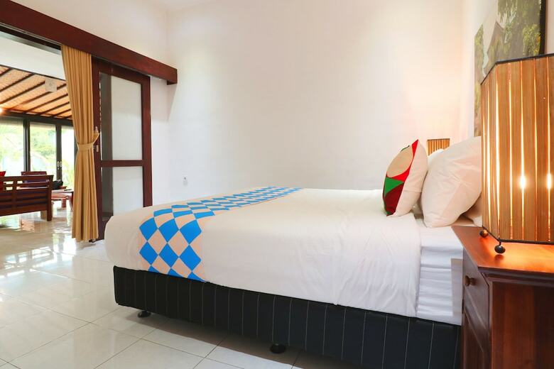 Hostal Oyo 2542 Villa Iluka 2