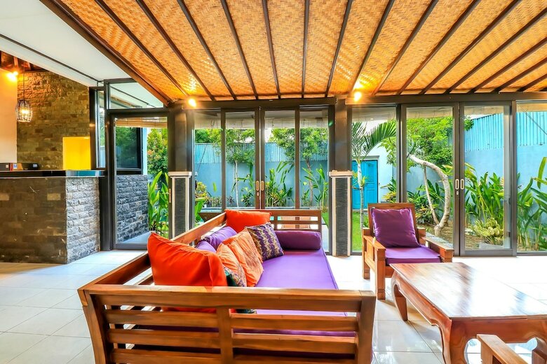Hostal Oyo 2542 Villa Iluka 2