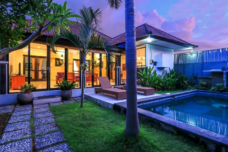 Hostal Oyo 2542 Villa Iluka 2