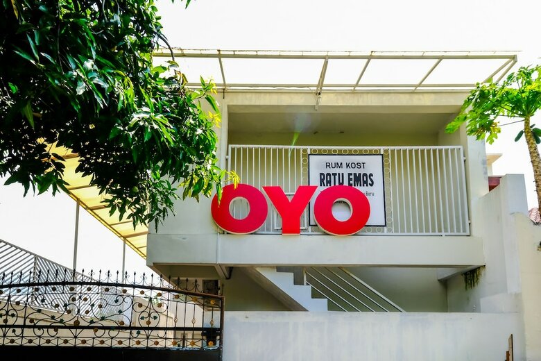 Hostal Oyo 2499 Penginapan Ratu Emas