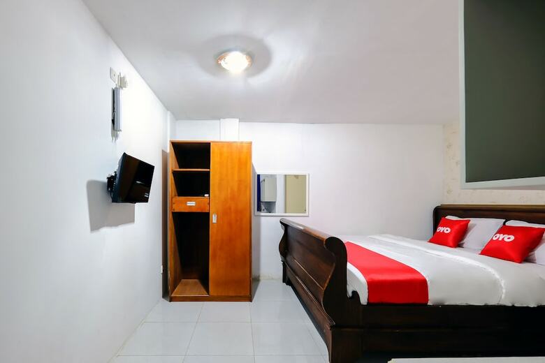 Hostal Oyo 2499 Penginapan Ratu Emas