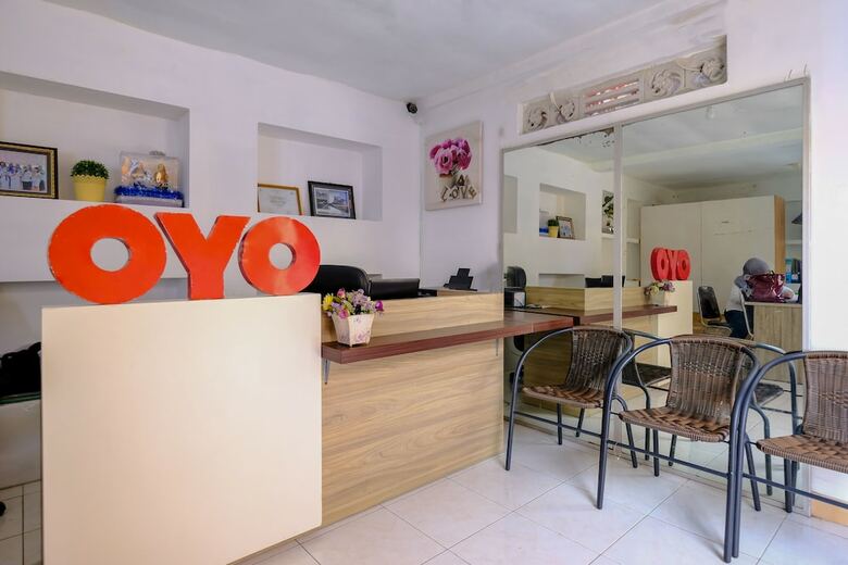 Hostal Oyo 2499 Penginapan Ratu Emas