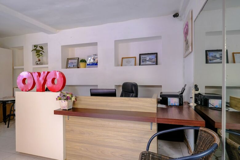 Hostal Oyo 2499 Penginapan Ratu Emas