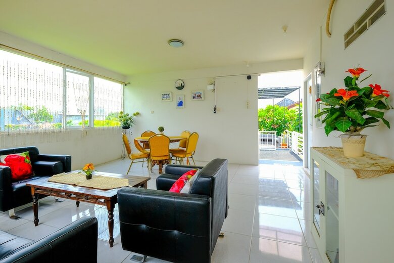 Hostal Oyo 2499 Penginapan Ratu Emas