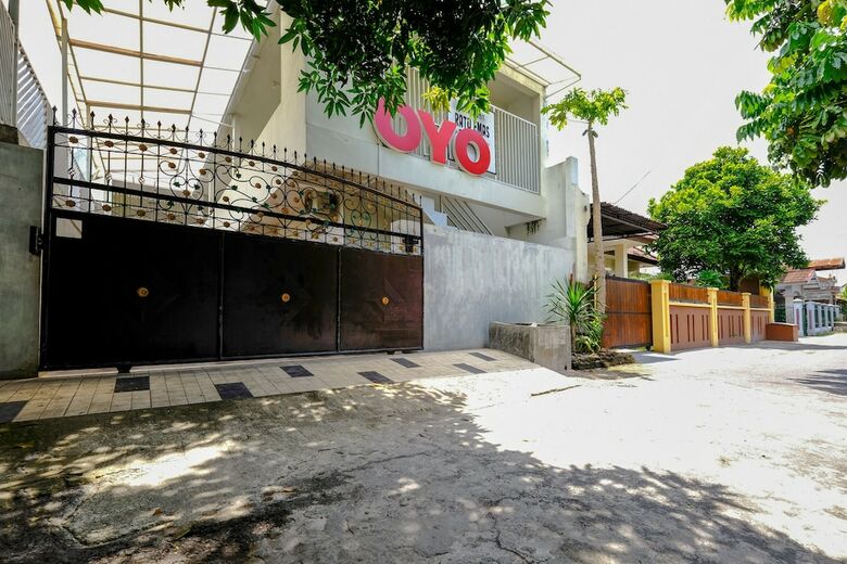 Hostal Oyo 2499 Penginapan Ratu Emas
