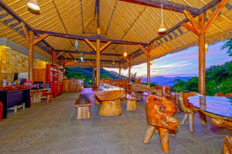 Hotel Oyo 2823 Artati Bungalows And Restaurant