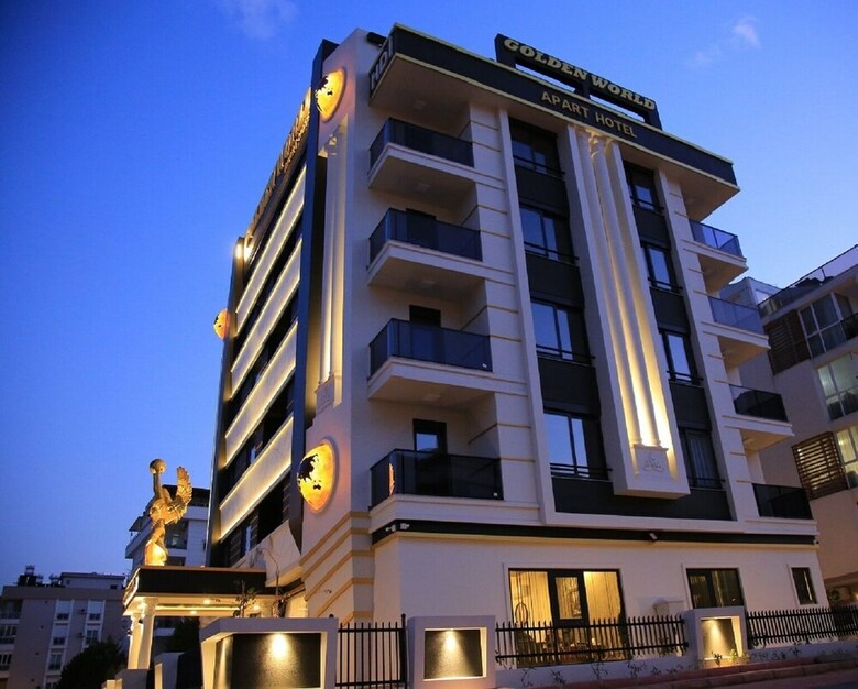 Golden World Suite Hotel