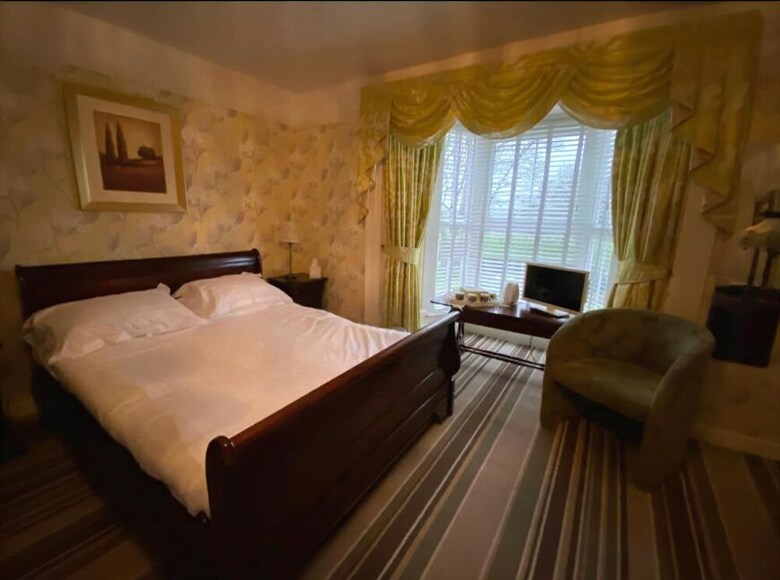 Oyo Lamphey Hall Hotel