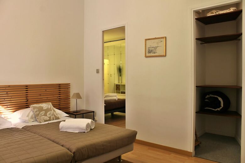 Apartamento Lovely And Large 1 Bedroom With Balcony