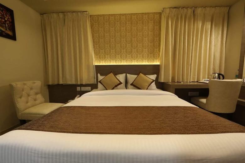 Hotel Aaccord Suites Inn
