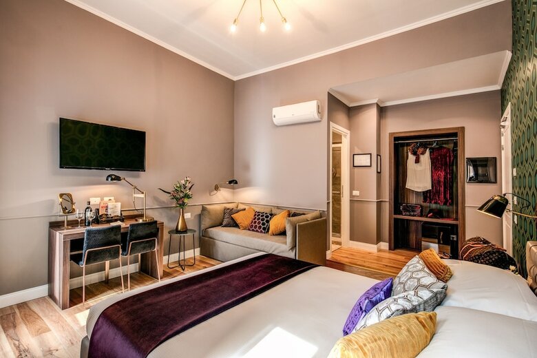 Tree Charme Parliament Boutique Hotel