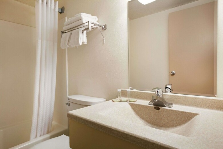 Hotel Super 8 By Wyndham Williston Nd