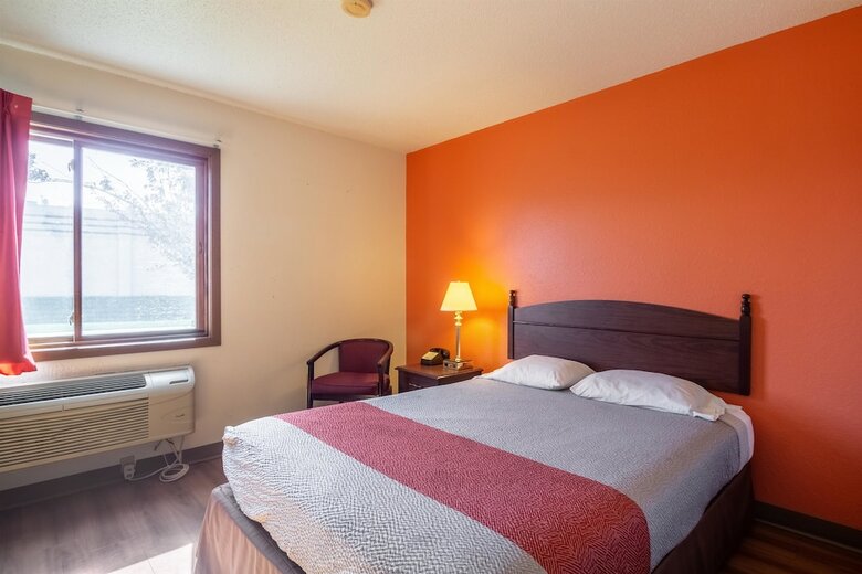 Hotel Motel 6 Saukville, Wi
