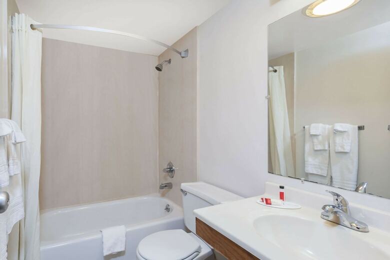 Hotel Super 8 By Wyndham Harrisburg Hershey West