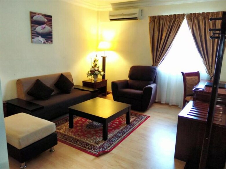 Oyo Capital O 89658 Bustani Hotel