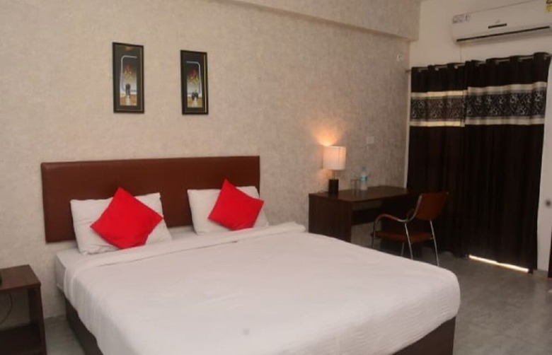 Hotel Sai Preet Service Apartment