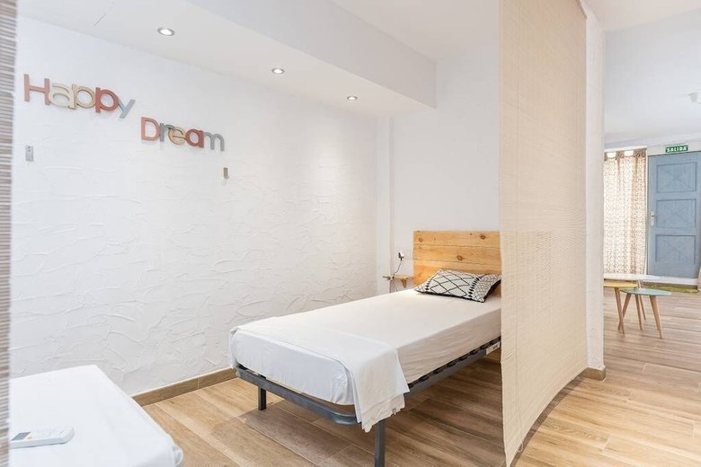Hostal Y Hostel - Albergue Juvenil