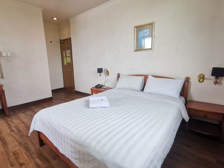 Oyo 89864 Hotel Holiday Park