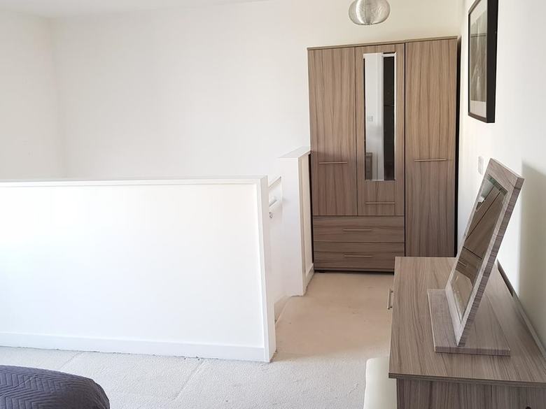 Apartamentos Point Pleasant � London 2 Bed Penthouse