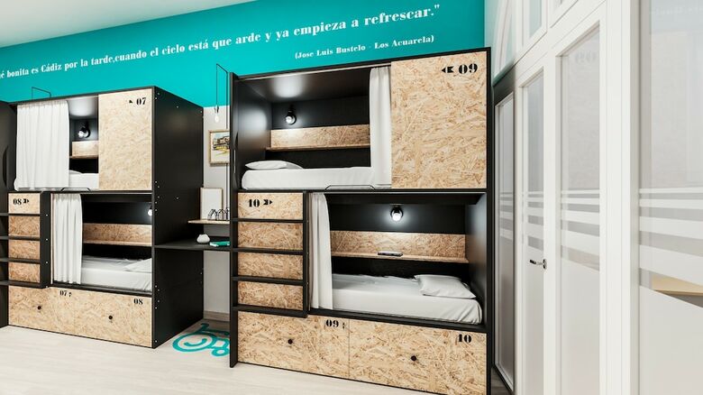 Hostal Planeta Cadiz Hostel