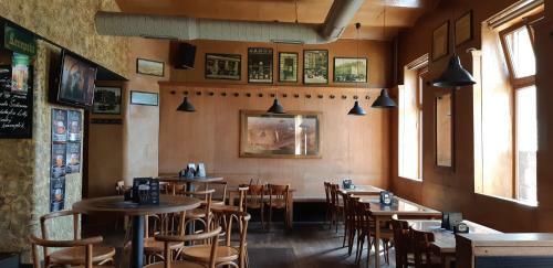Hostal Victoria - Penzion & Restaurant