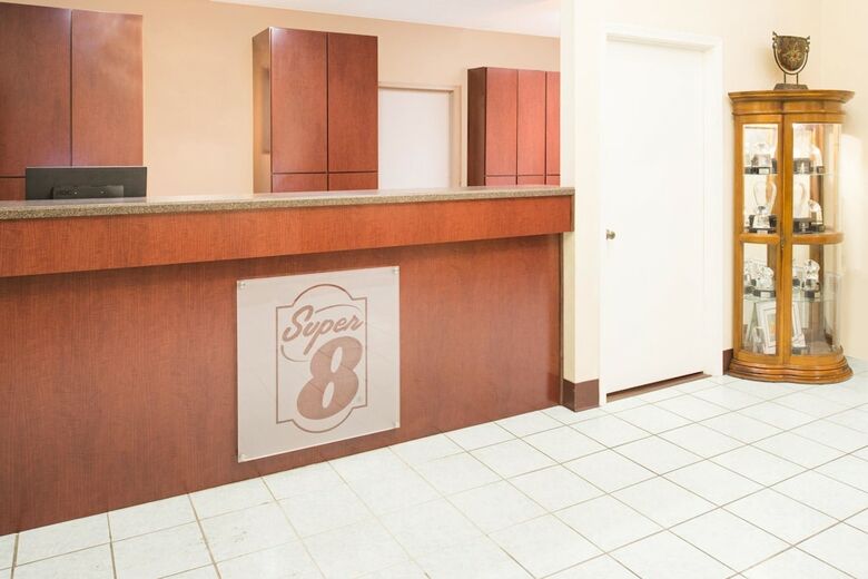 Motel Super 8 By Wyndham Lamar