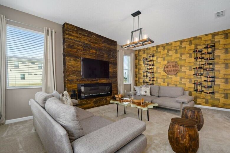 Stunning Vacation Home So3890
