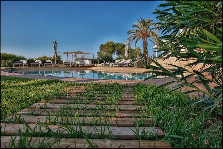 Villa Iridia By The Pearls Collection