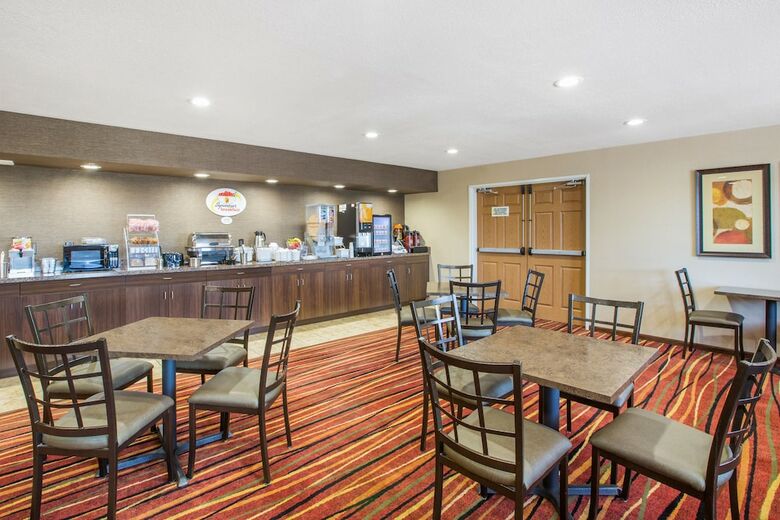 Hotel Super 8 By Wyndham Brookings