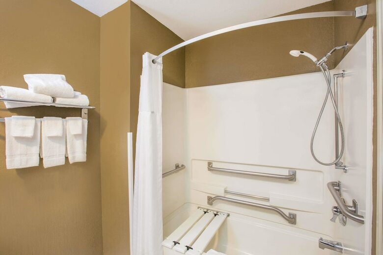 Hotel Super 8 By Wyndham Brookings