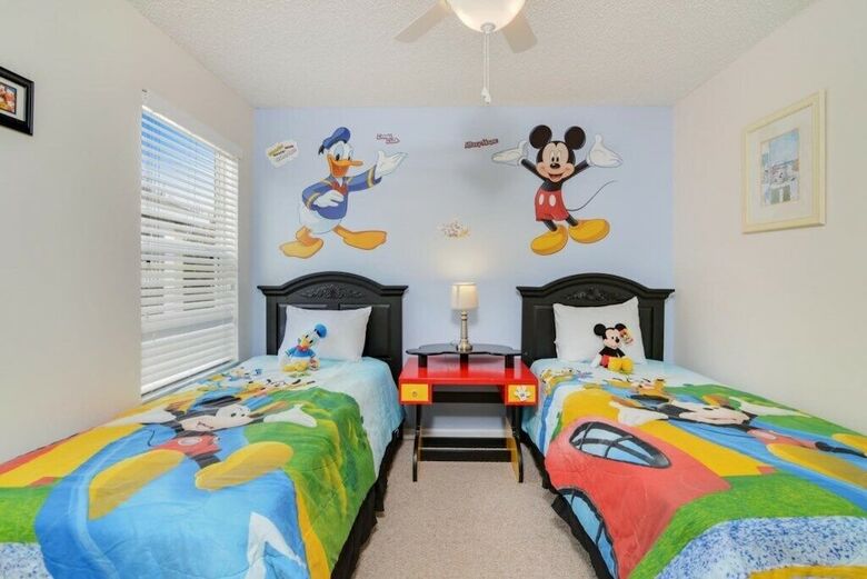 Donald Ducks Getaway Vacation Villa