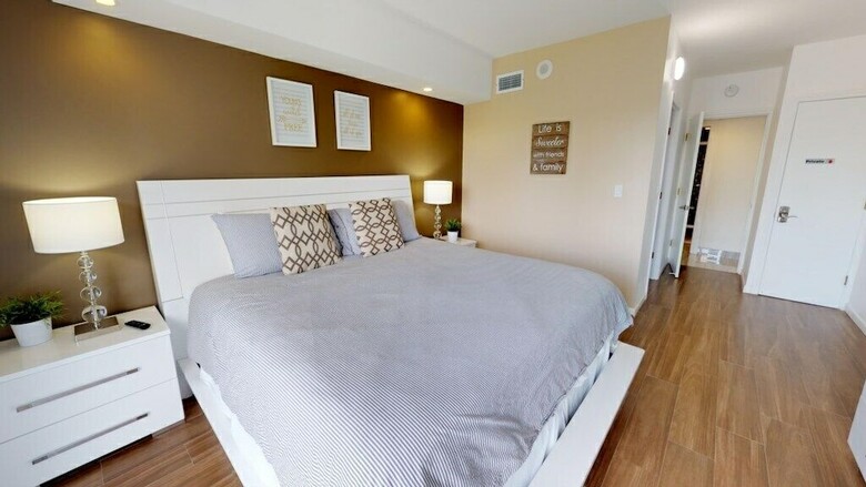 2 Bedroom +den / 2 Bath Apart @ Ocean Reserve 426