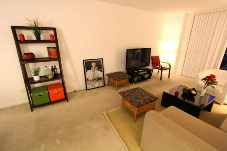 Large 1 Bedroom Bay View Apartment Or610