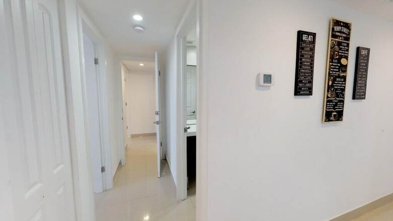 Premium 2 Bedroom + Den Apartment Or201