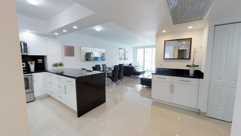 Premium 2 Bedroom + Den Apartment Or201