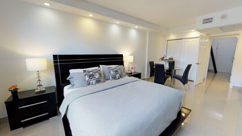 Premium 2 Bedroom + Den Apartment Or201