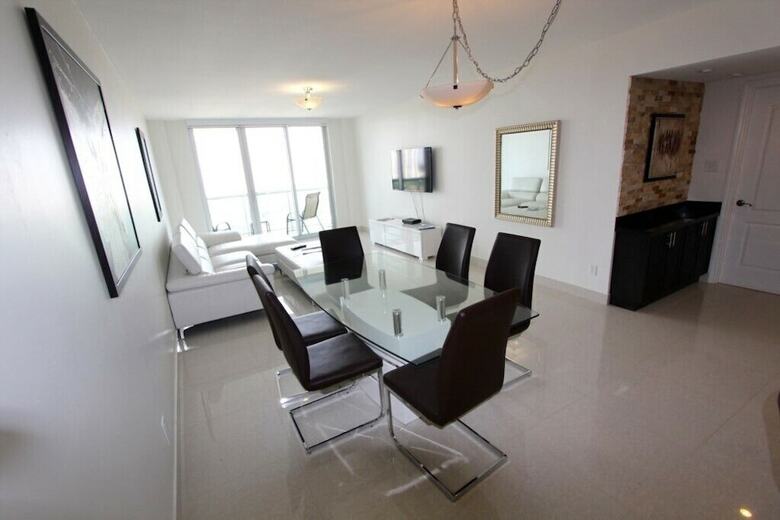 1 Bedroom Bay & Ocean View Or1520