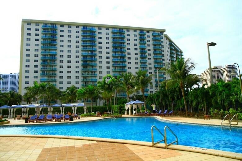 1 Bedroom Bay & Ocean View Or1520