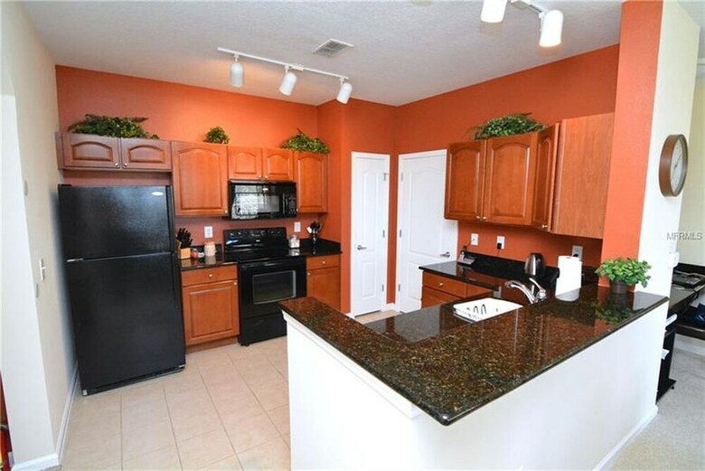 Stunning 3 Bed Condo With Pictuersque Water View