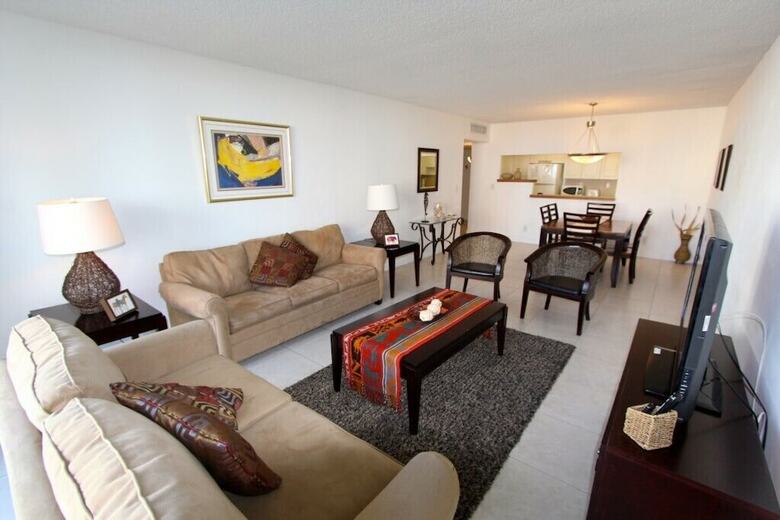 Standard 1 Bedroom Ocean View Or805