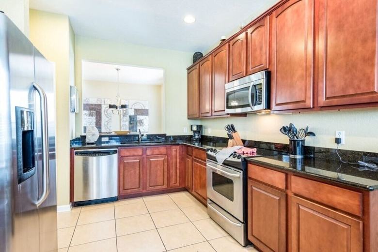 Svv 034 - Sunny Hilltop 5 Bed Pool Home