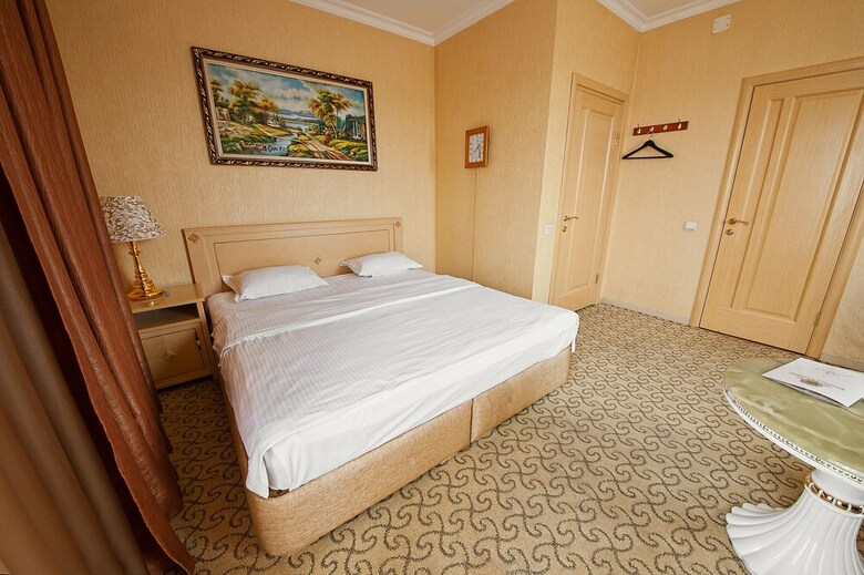Hotel Kartmazovo Town