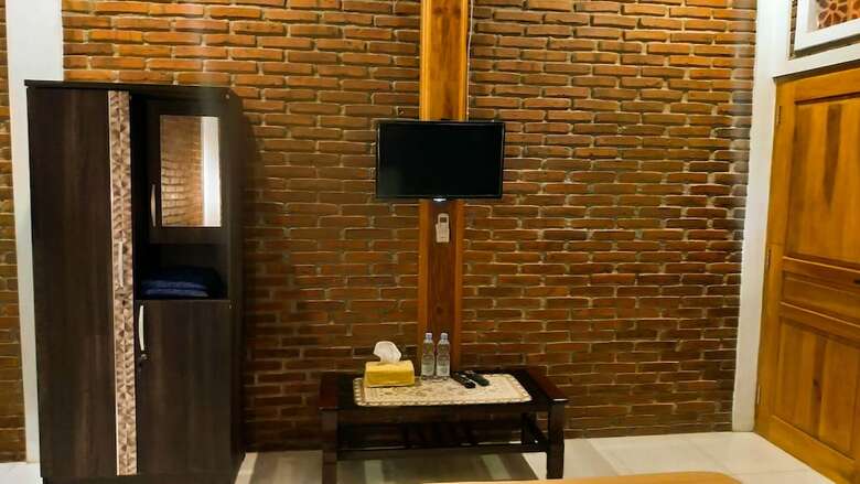 Hostal Genthong Homestay - Hostel