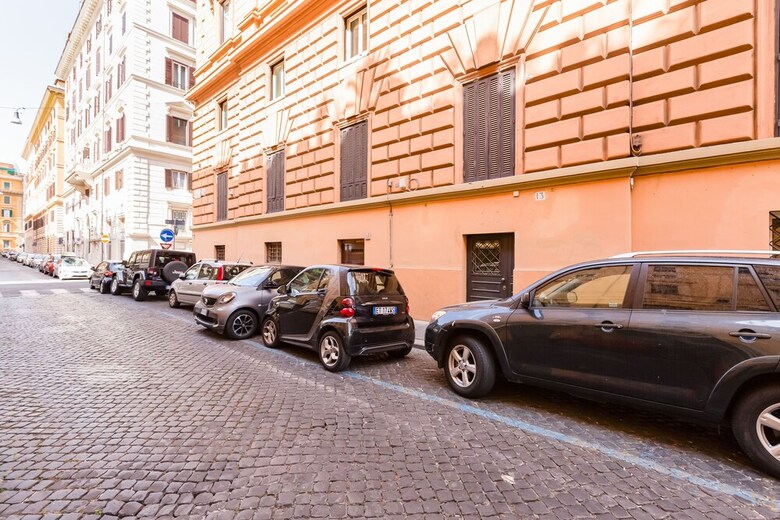 New Apartment In Front Of Ara Pacis