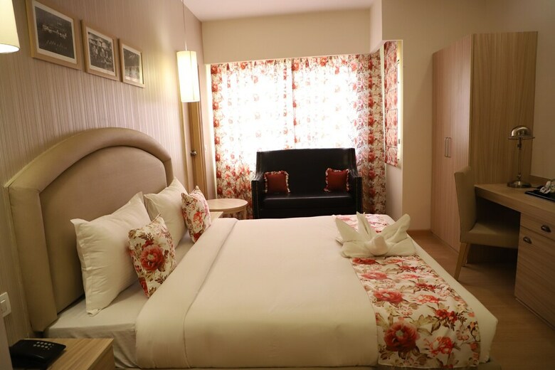 Hotel Mayvilas