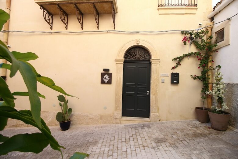 Bed & Breakfast N�tia Rooms