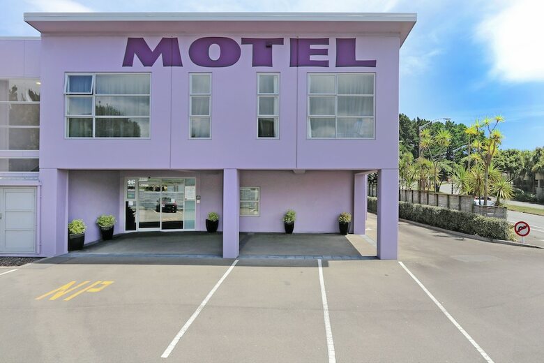 Amethyst Court Motorlodge
