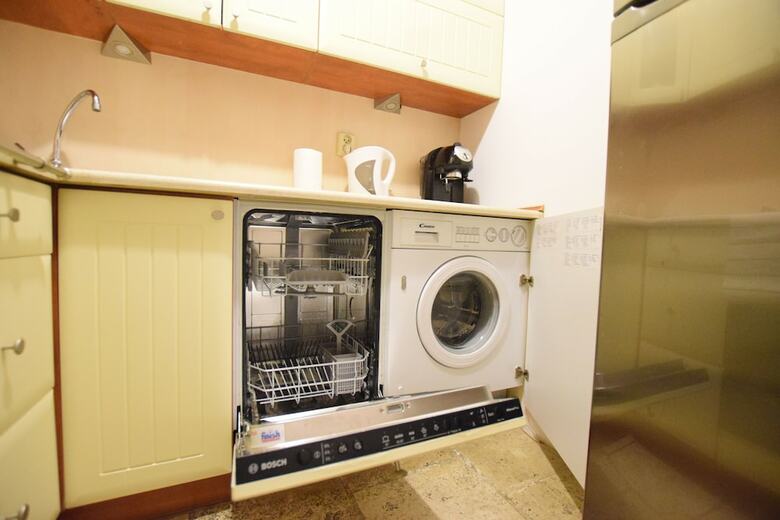 Elegant Apartment Universitas