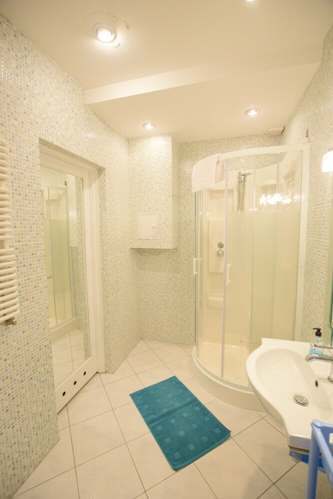Elegant Apartment Universitas